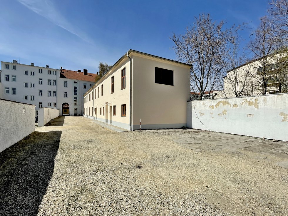 Pronájem parkovacího místa 15 m², České Budějovice