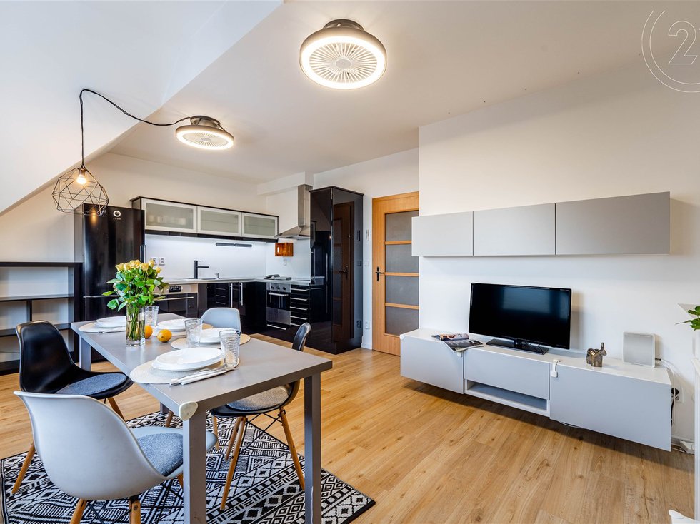 Pronájem bytu 3+kk 66 m², Praha