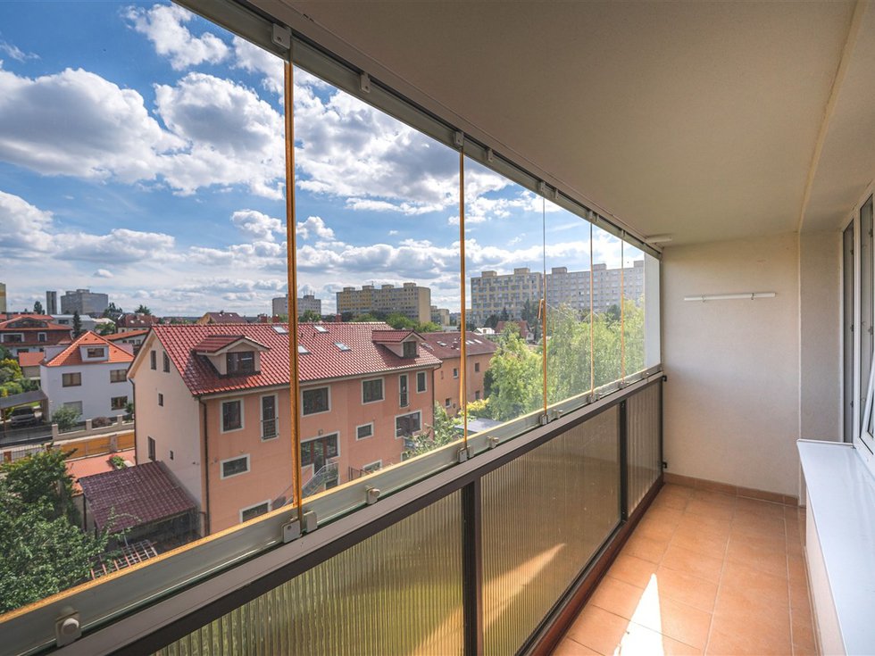 Pronájem bytu 3+1 74 m², Praha