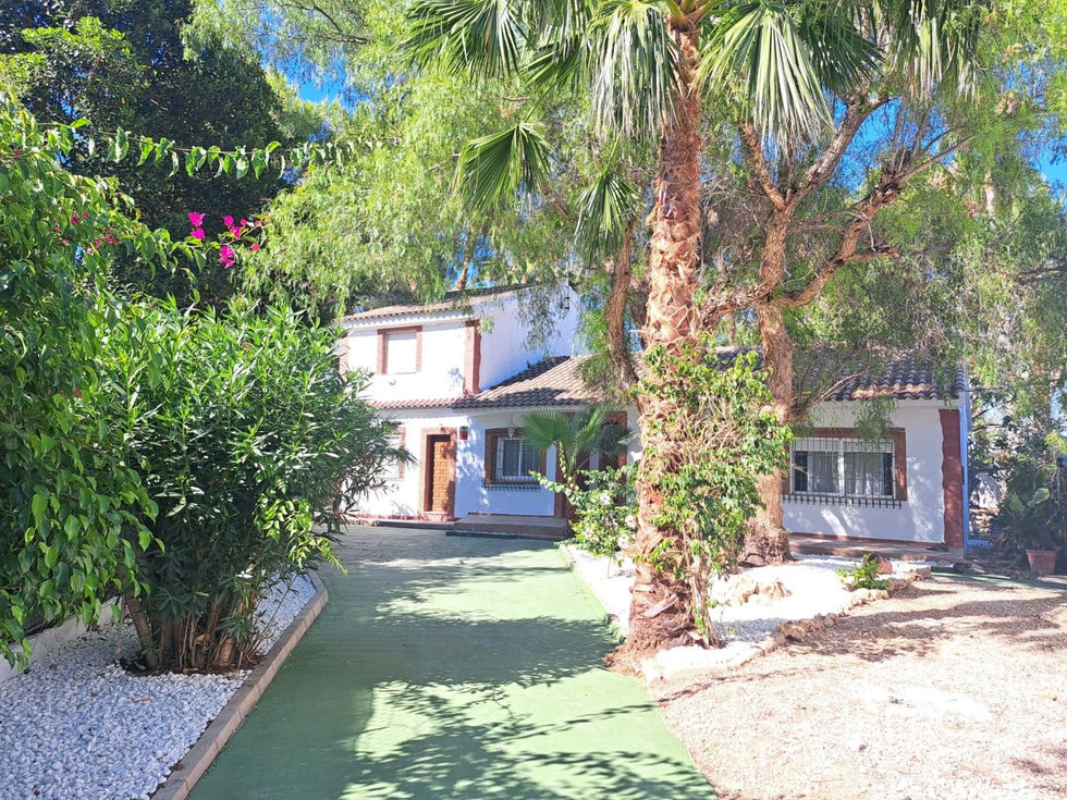 Prodej rodinného domu 235 m²