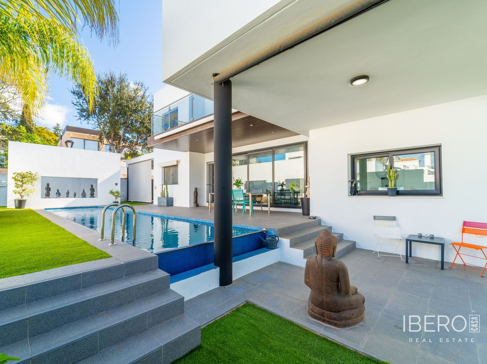 Prodej rodinného domu 292 m²