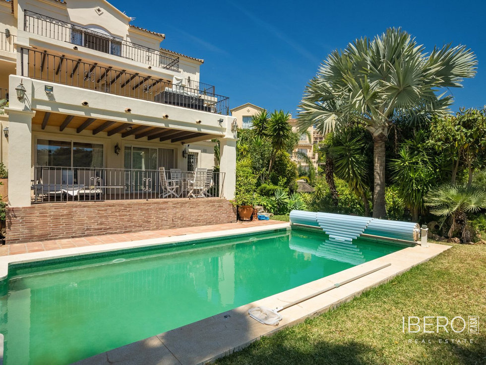 Prodej rodinného domu 379 m²