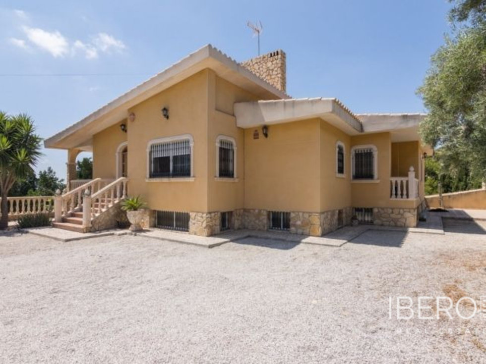 Prodej rodinného domu 530 m²