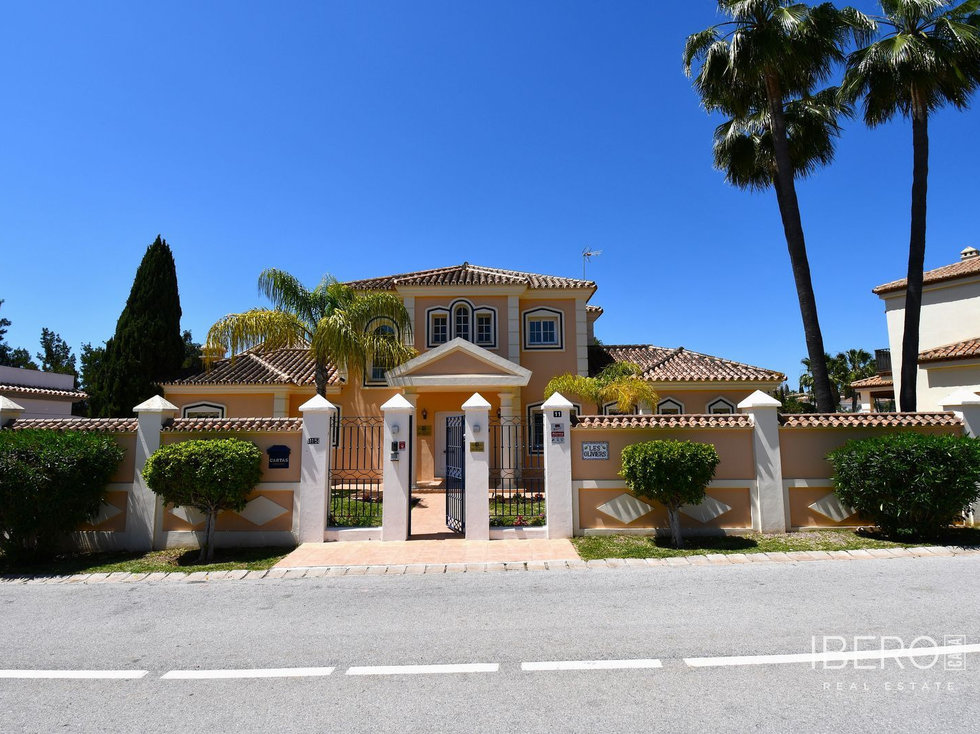 Prodej rodinného domu 718 m²