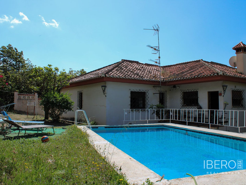 Prodej rodinného domu 383 m²