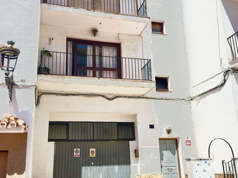 Prodej rodinného domu 242 m²