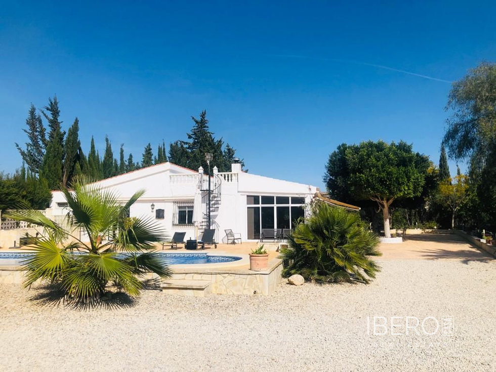 Prodej rodinného domu 213 m²