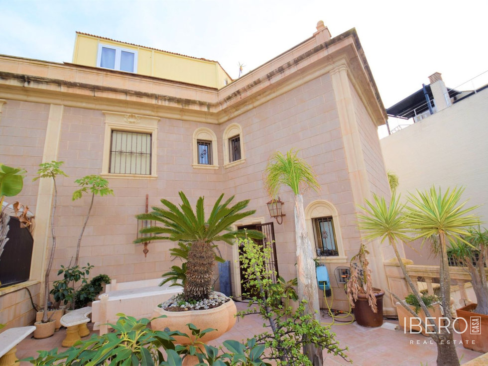 Prodej rodinného domu 419 m²