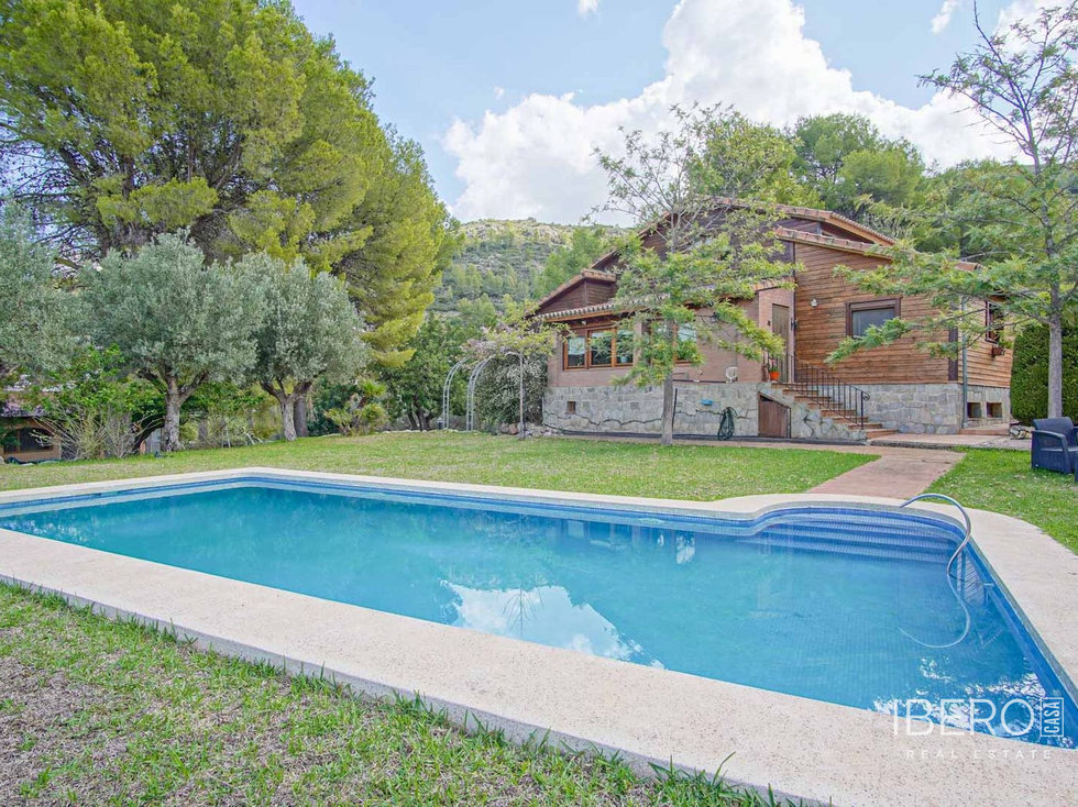 Prodej rodinného domu 533 m²