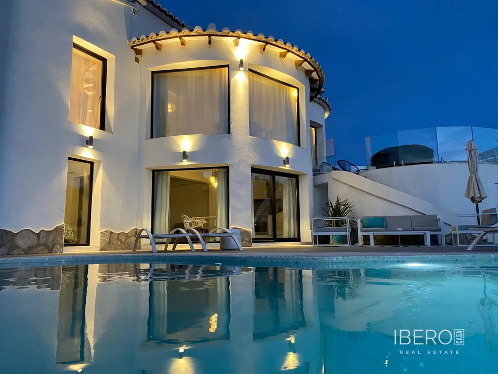 Prodej rodinného domu 446 m²