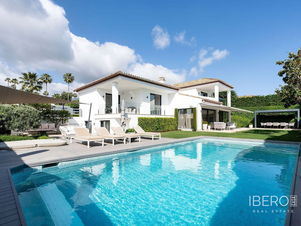 Prodej rodinného domu 306 m²