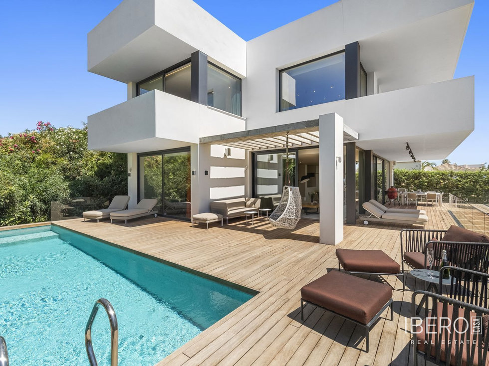 Prodej rodinného domu 560 m²