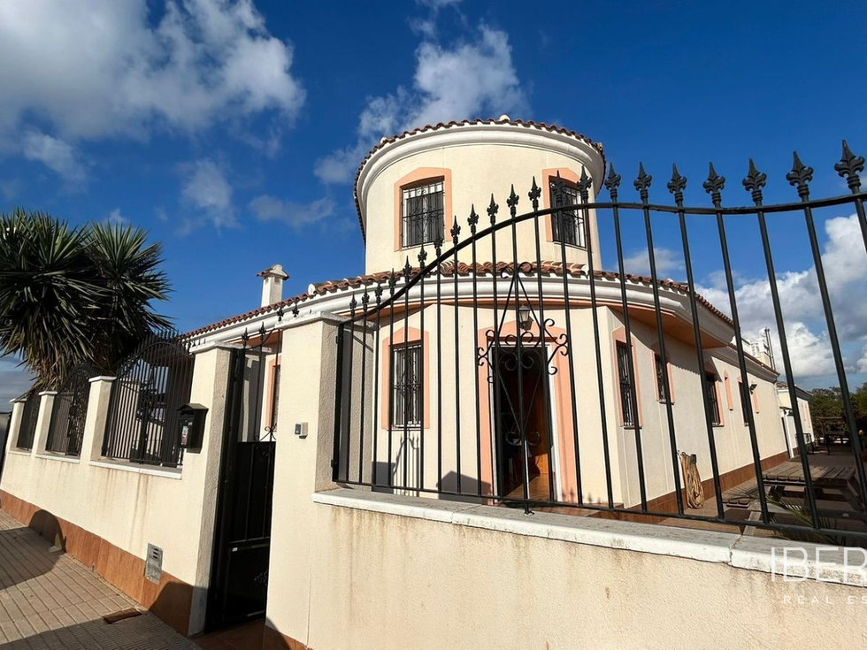 Prodej rodinného domu 257 m²