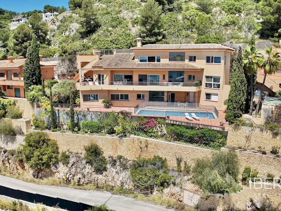 Prodej rodinného domu 310 m²