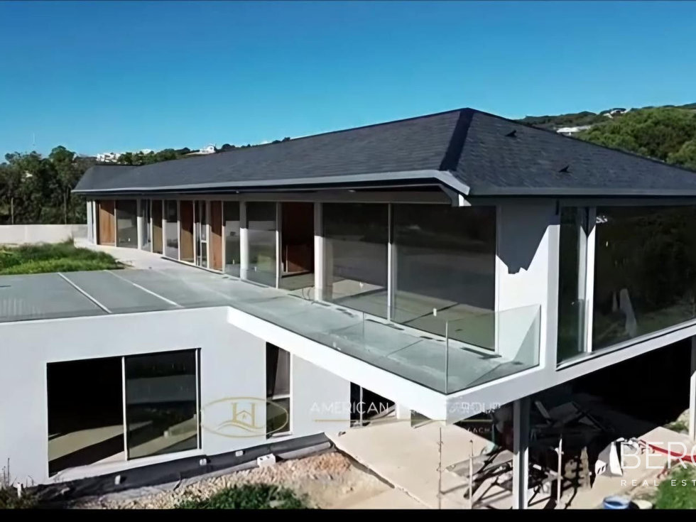 Prodej rodinného domu 689 m²