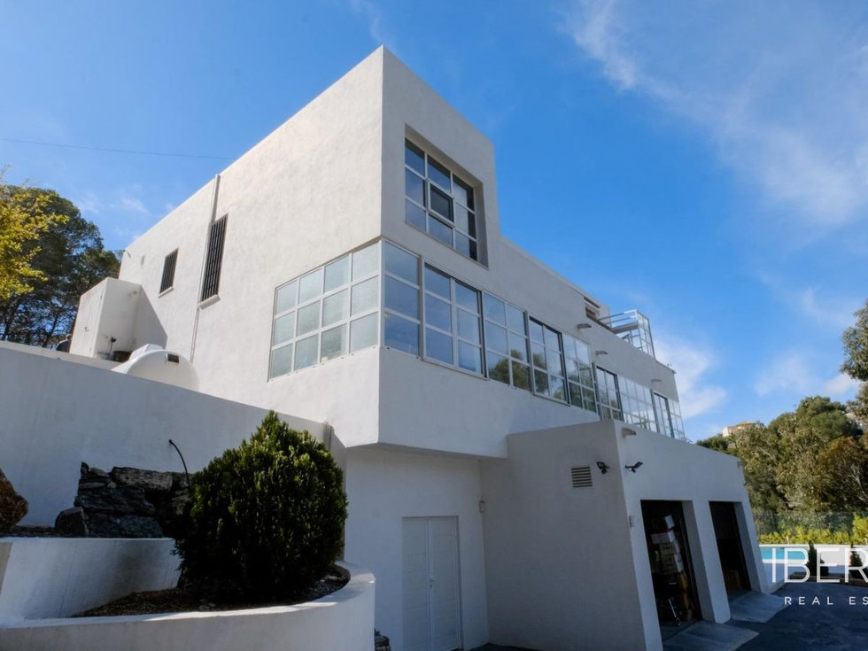 Prodej rodinného domu 321 m²