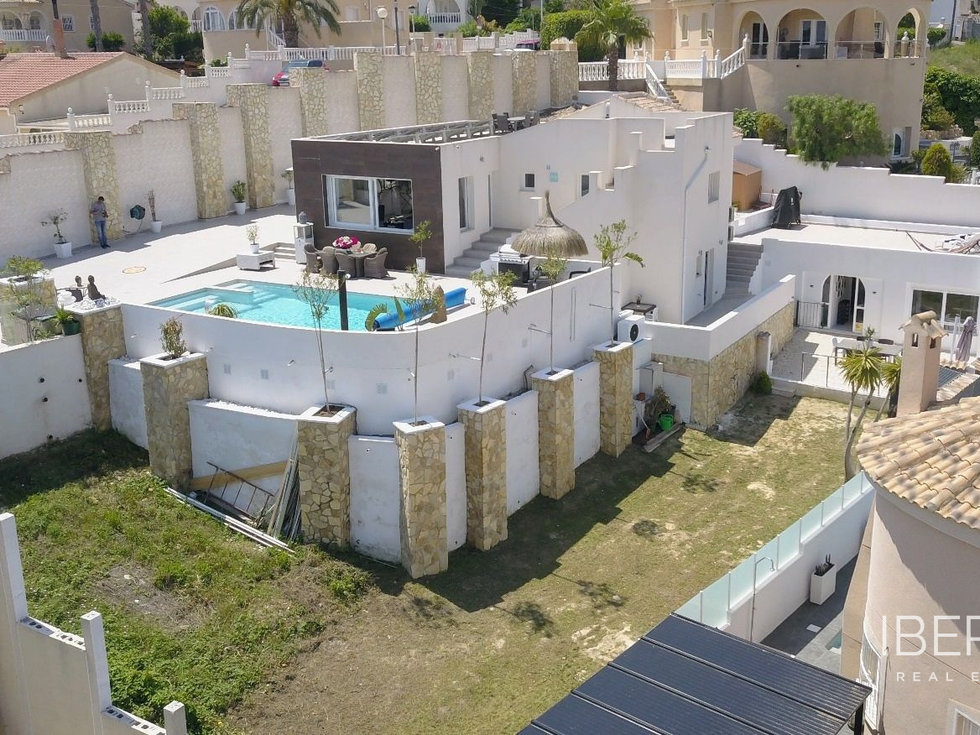 Prodej rodinného domu 215 m²