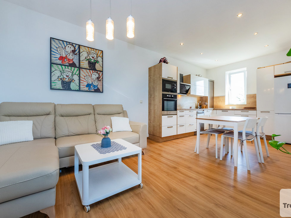 Prodej bytu 3+kk 77 m², Šestajovice