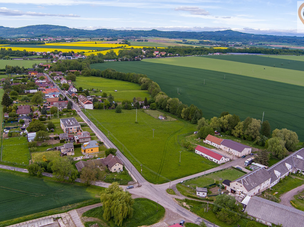 POZEMEK