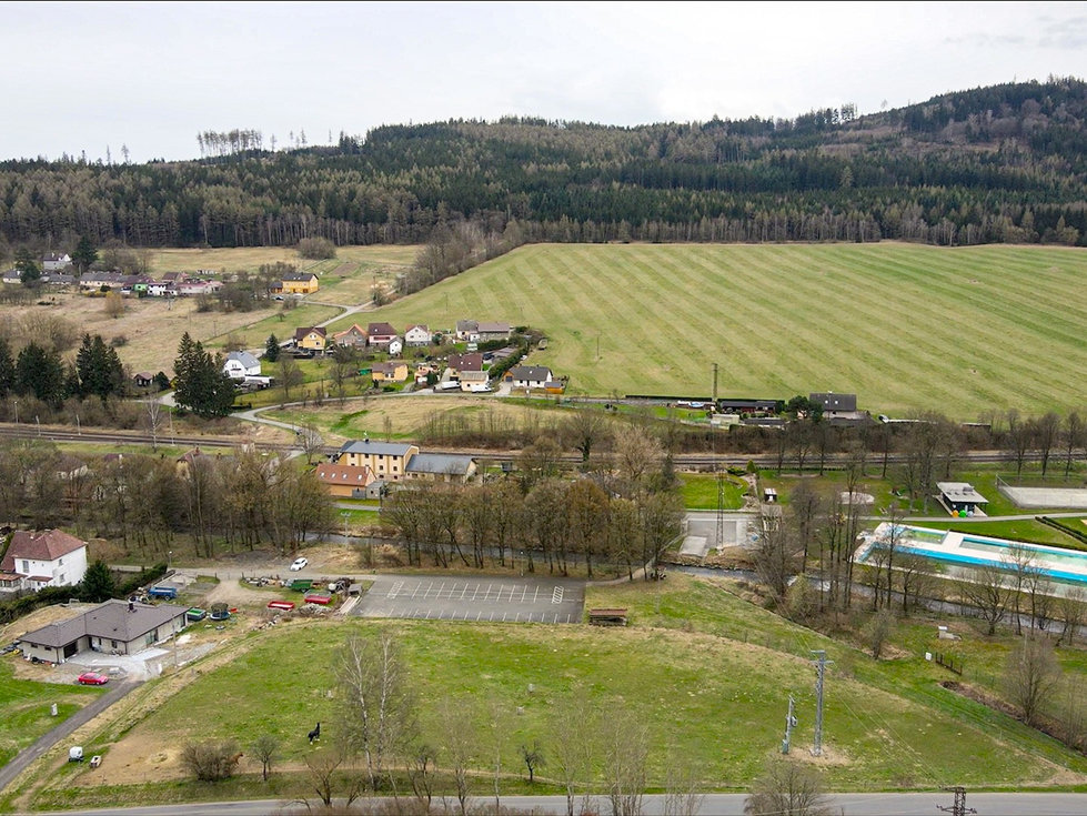 Prodej stavební parcely 8515 m², Kolinec