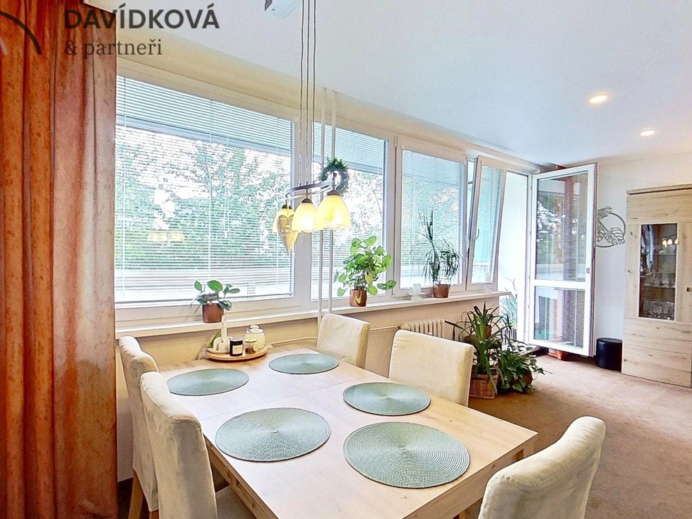 Prodej bytu 4+1 90 m², Praha