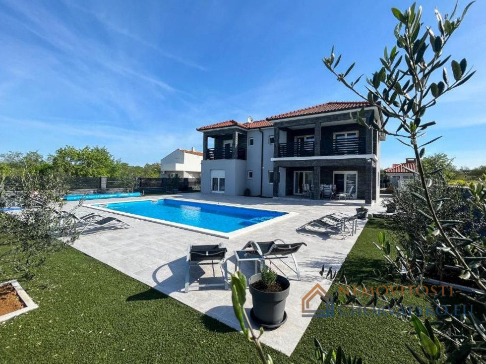 Prodej rodinného domu 235 m²