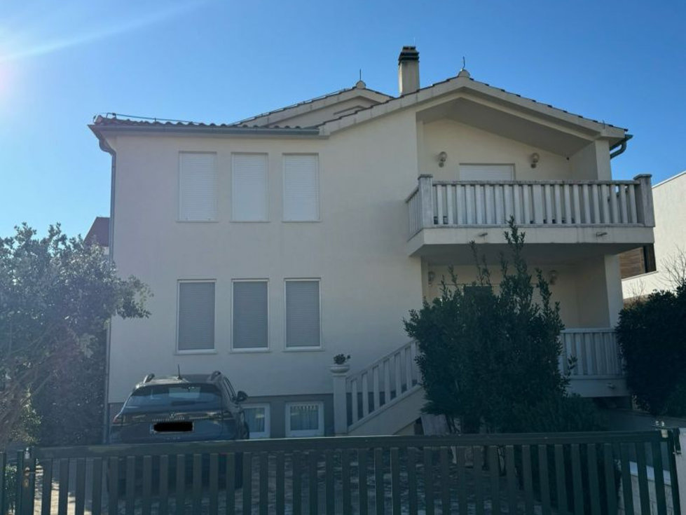 Prodej rodinného domu 370 m²