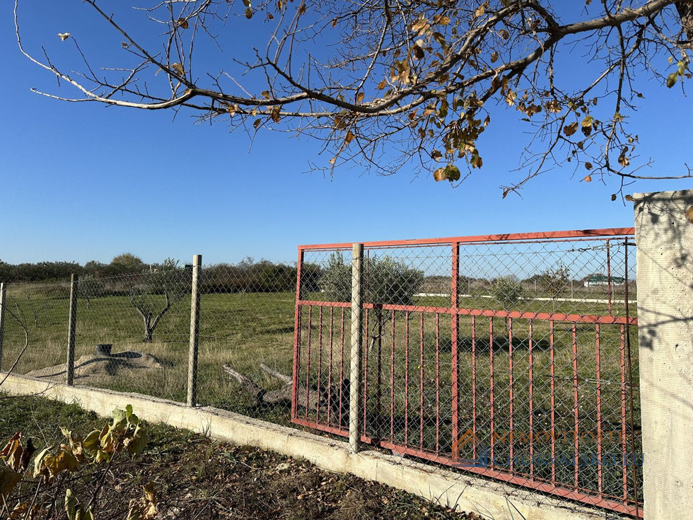 Prodej stavební parcely 2237 m²