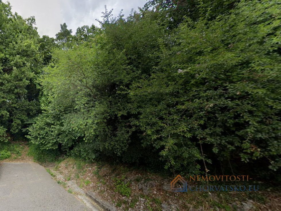 Prodej stavební parcely 1370 m²