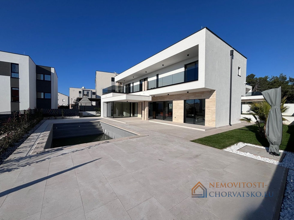 Prodej rodinného domu 215 m²