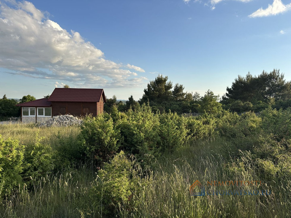 Prodej stavební parcely 663 m²