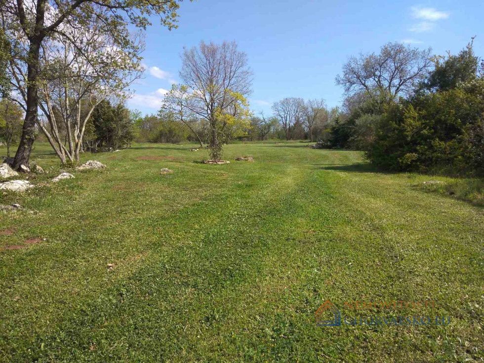 Prodej stavební parcely 4217 m²