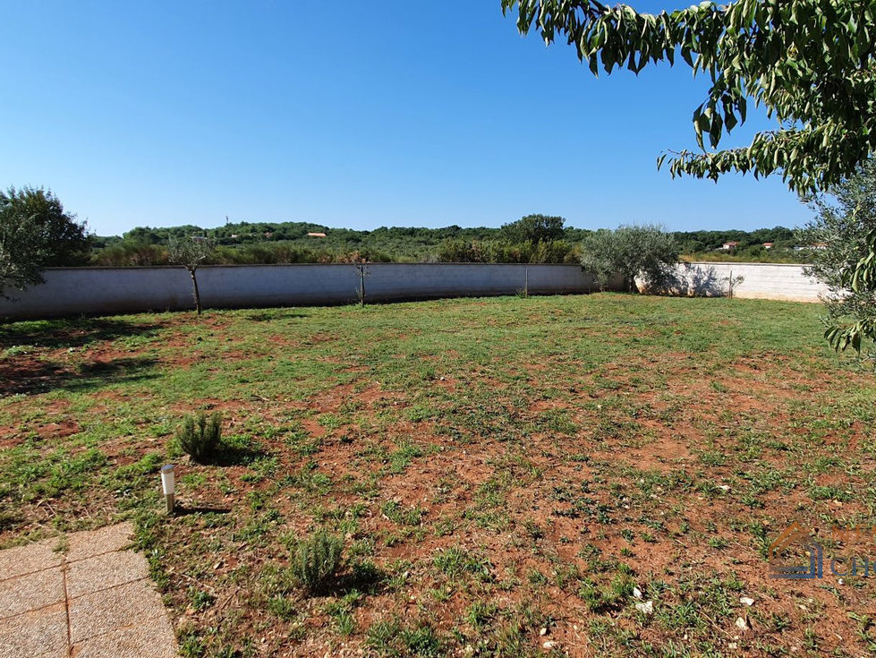 Prodej stavební parcely 595 m²