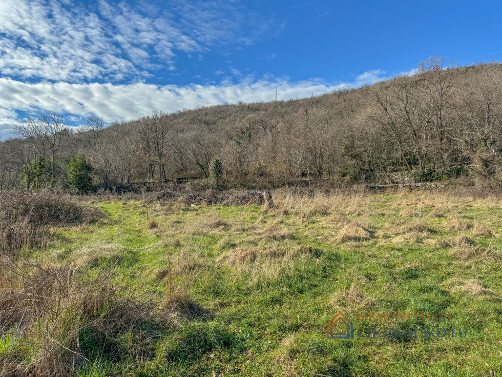 Prodej stavební parcely 2875 m²