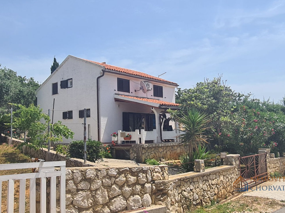 Prodej rodinného domu 205 m²