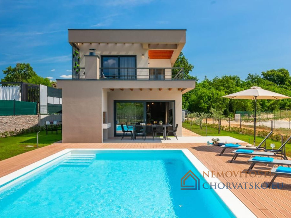 Prodej rodinného domu 272 m²
