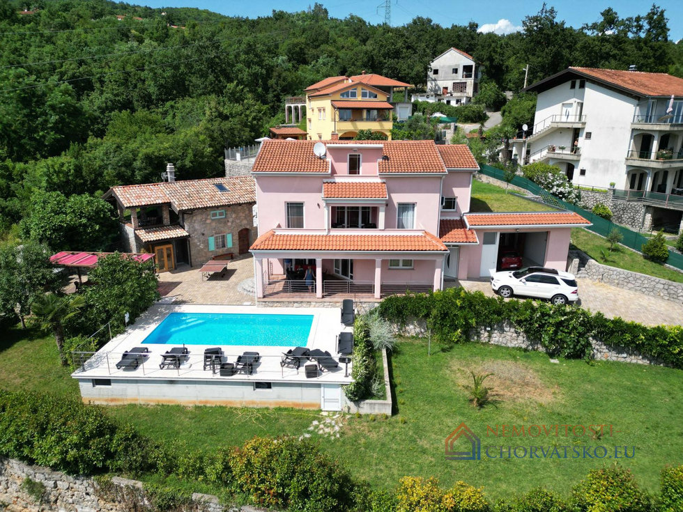 Prodej rodinného domu 500 m²