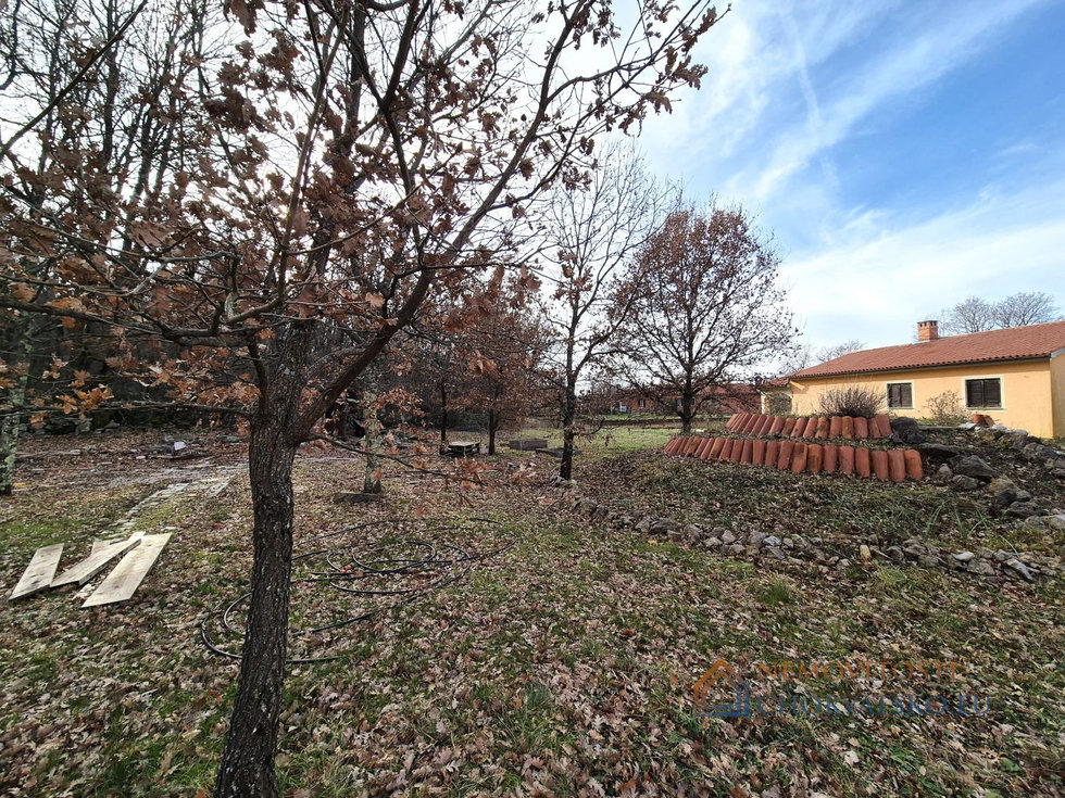 Prodej stavební parcely 957 m²
