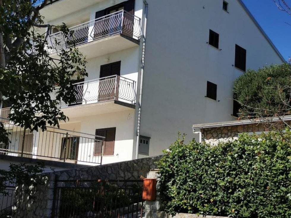 Prodej rodinného domu 244 m²