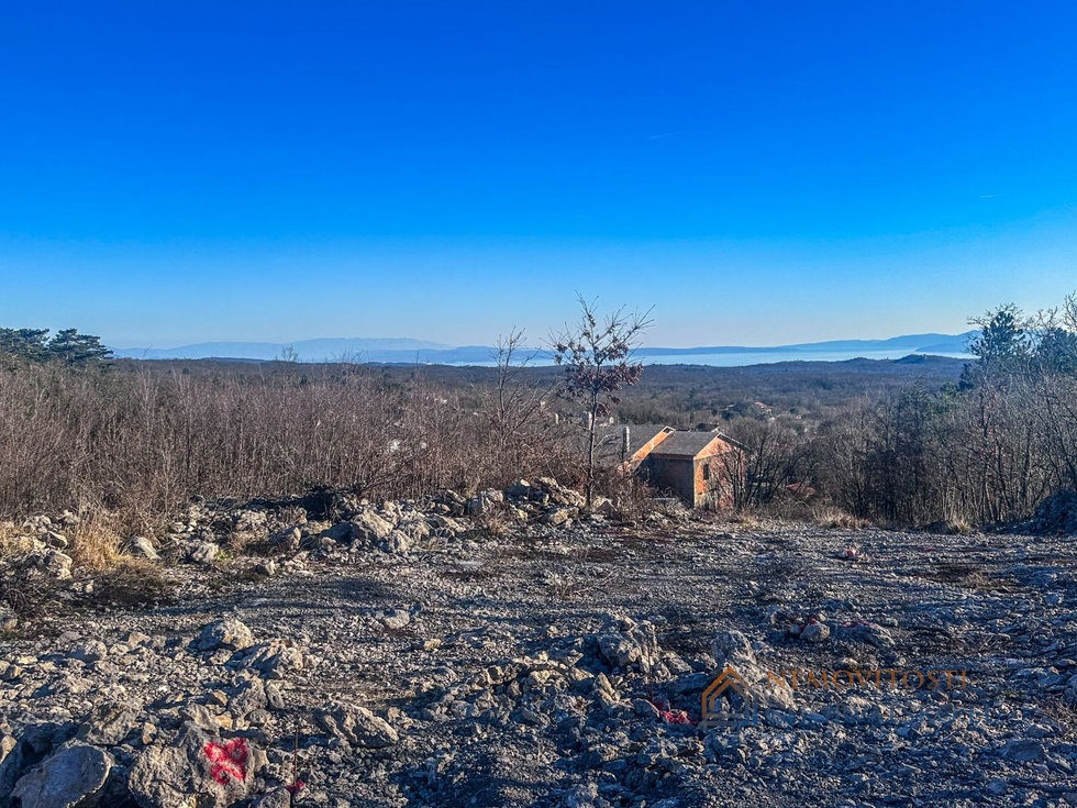 Prodej stavební parcely 1049 m²
