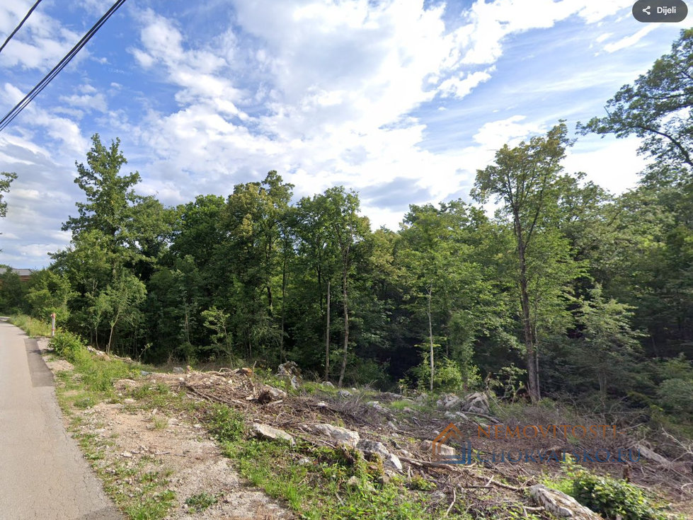Prodej stavební parcely 2074 m²