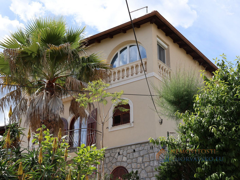 Prodej rodinného domu 440 m²