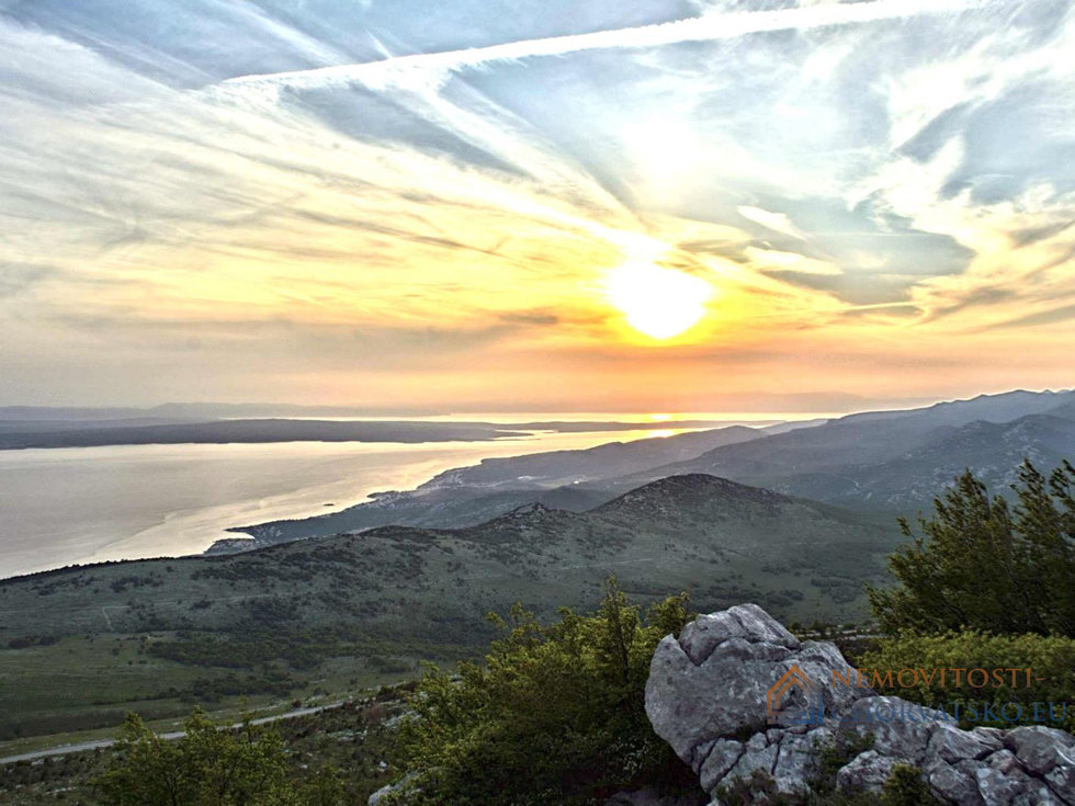 Prodej stavební parcely 4060 m²