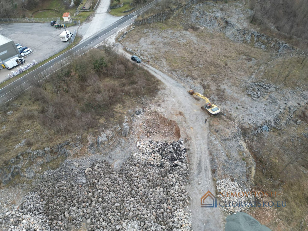 Prodej stavební parcely 2018 m²