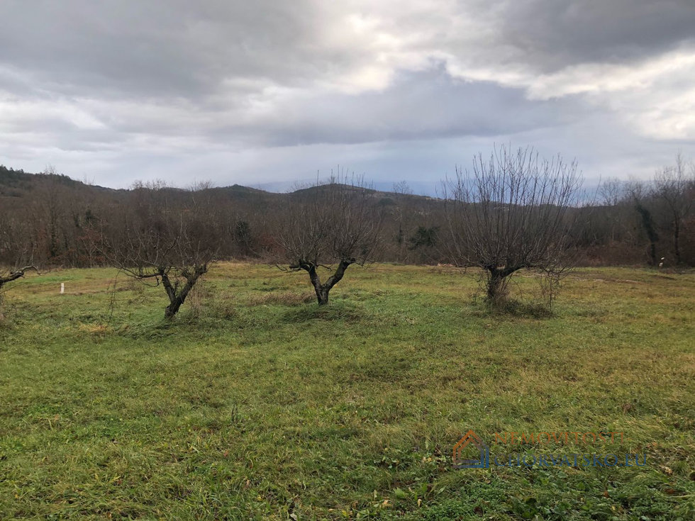 Prodej stavební parcely 800 m²