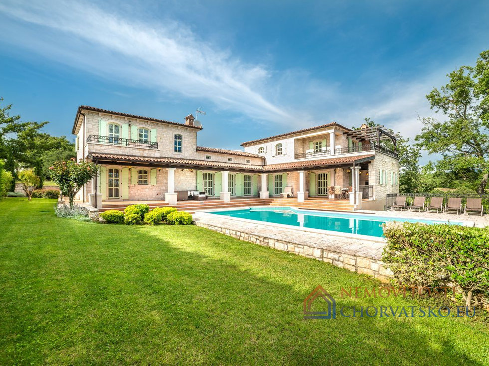 Prodej rodinného domu 585 m²