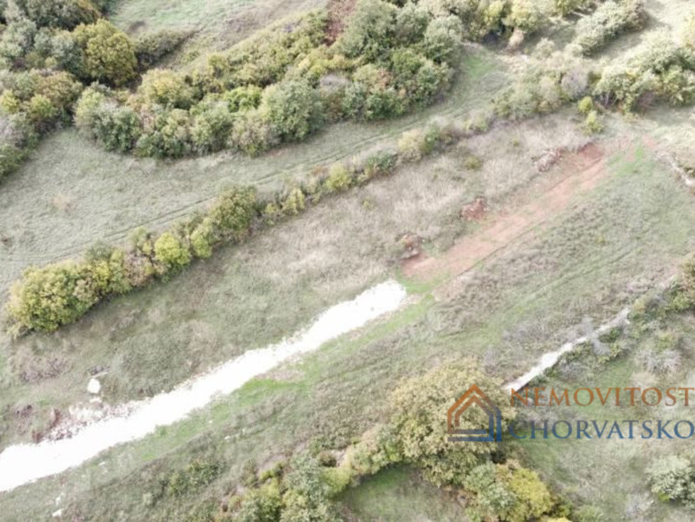 Prodej stavební parcely 4016 m²