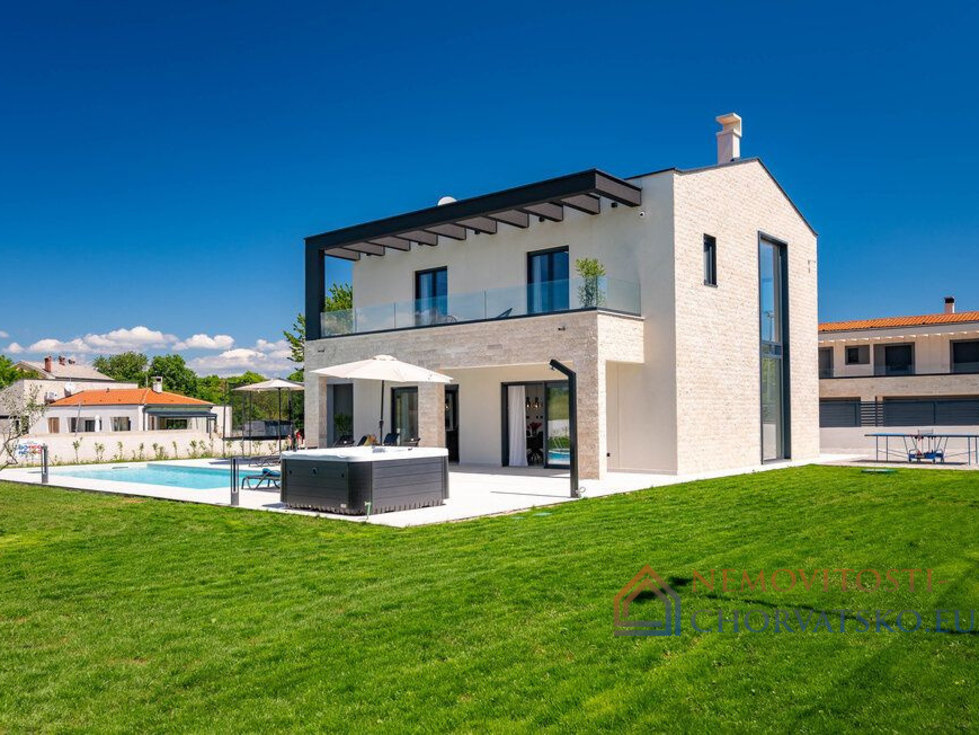Prodej rodinného domu 198 m²