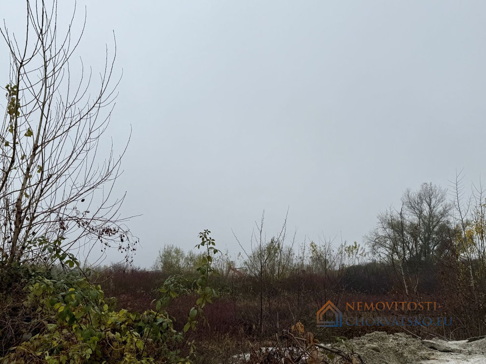 Prodej stavební parcely 4527 m²