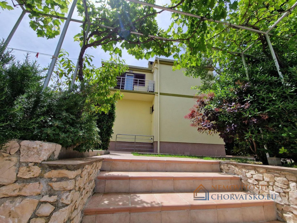 Prodej rodinného domu 220 m²